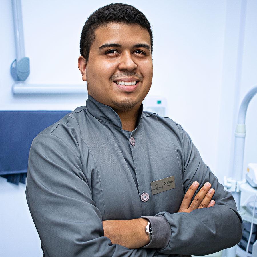 O melhor dentista de Copacabana Dr. Estevão - Cirurgião Dentista - Copacabana Odonto